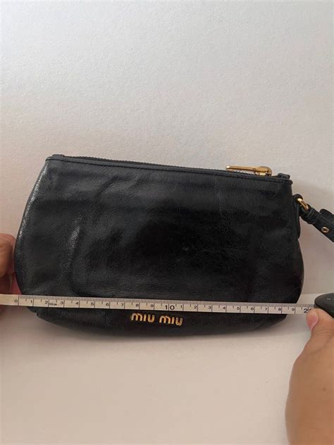 miu miu wristlet bag